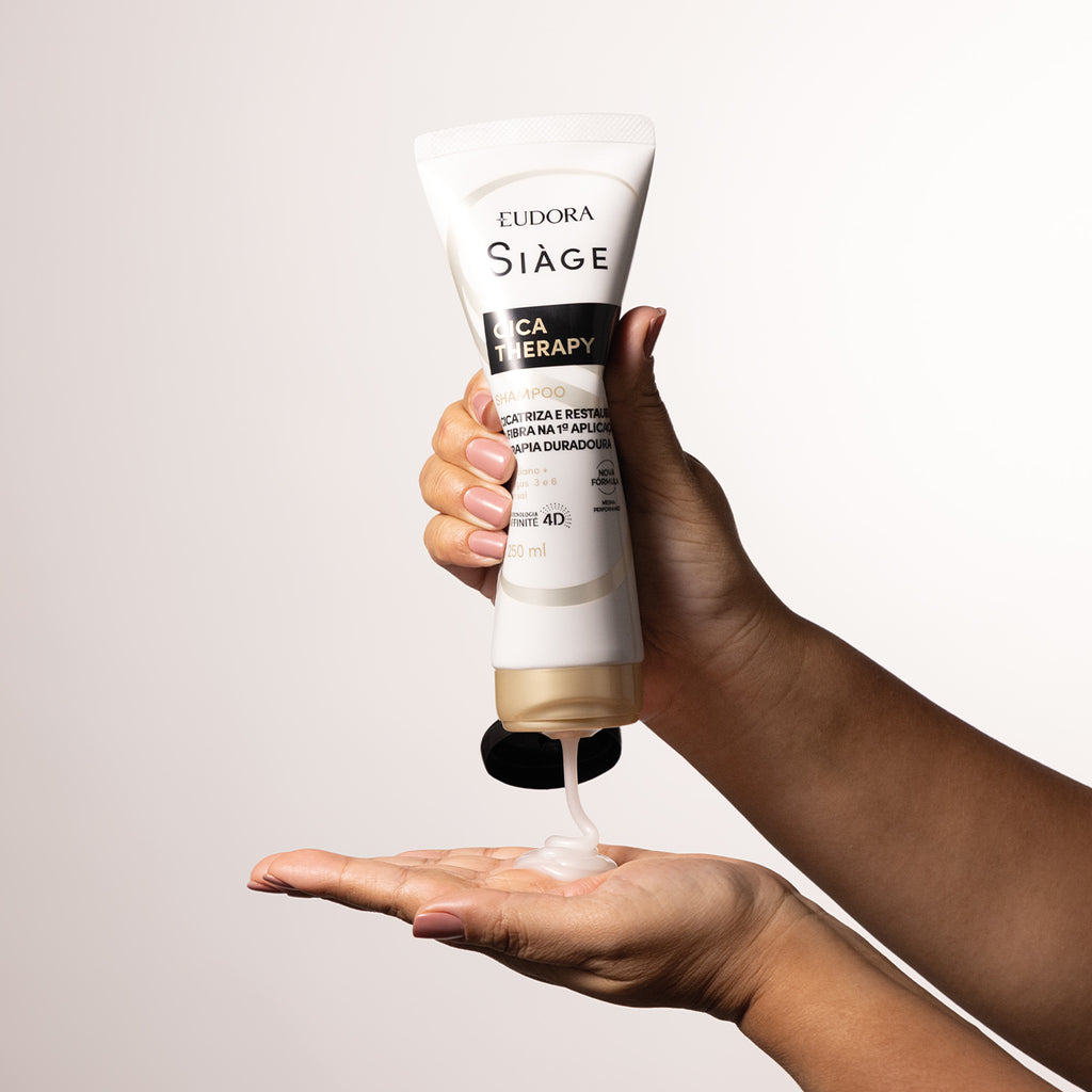 Eudora Siàge Cica-Therapy Shampoo 250ml na mão
