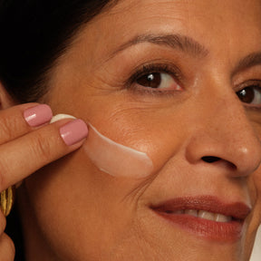 Creme Antissinais Preenchimento e Revitalização 60+ Noite Chronos Derma