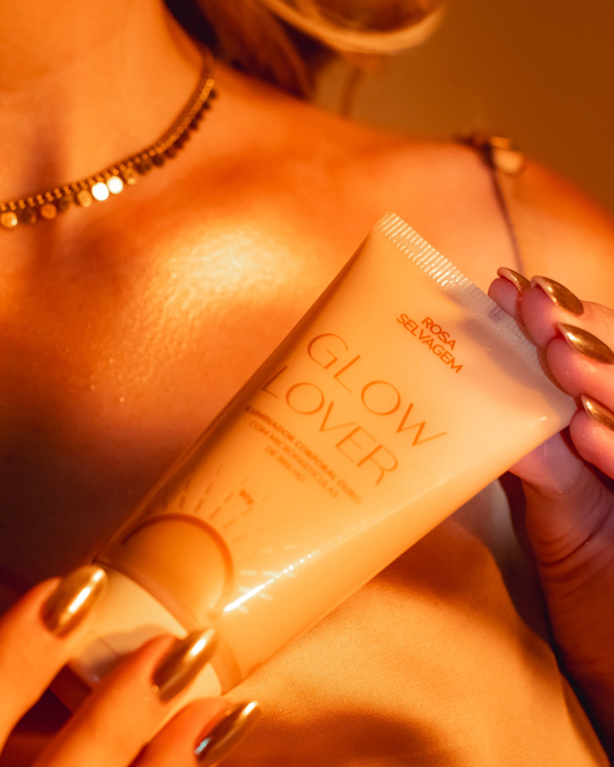 Rosa Selvagem Glow Lover Iluminador Corporal Ouro
