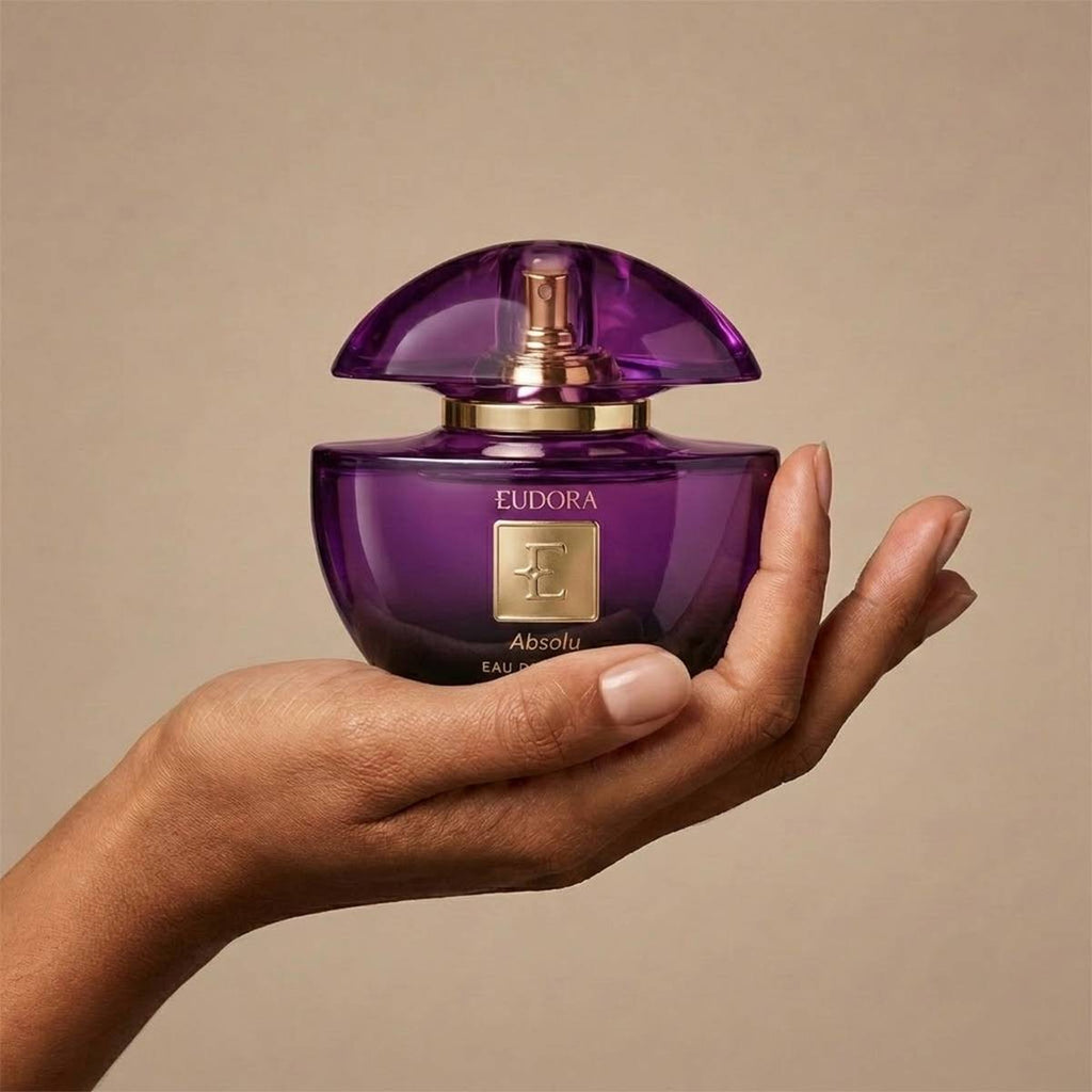 Eudora Absolu Eau de Parfum 75ml na mão